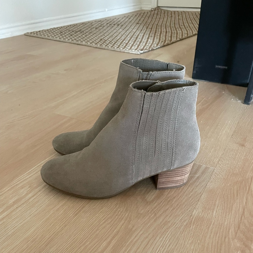 Taupe/grey suede booties